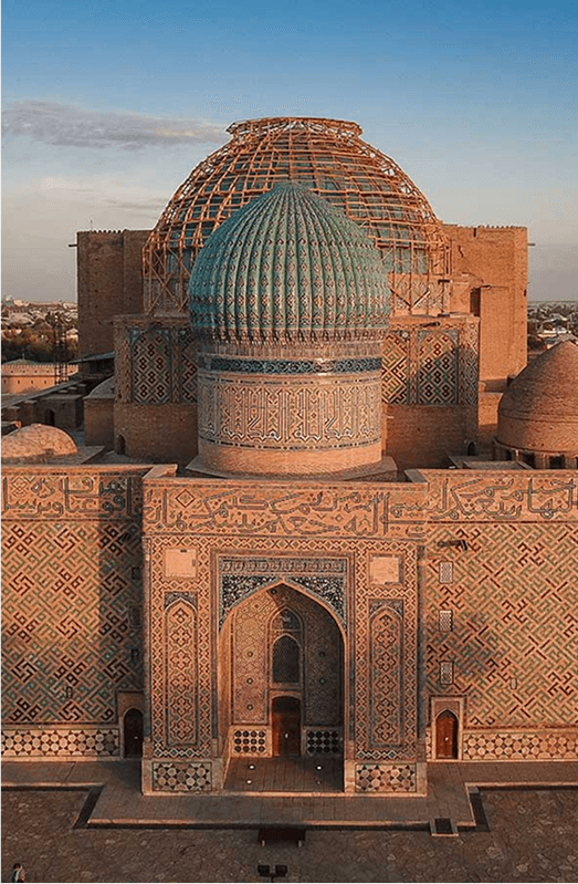 Мавзолей Ходжи Ахмеда Ясави - историческая достопримечательность Туркестана